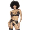 conjunto lingerie três peças renda floral preta fina sutiã triangular alças ajustáveis cinta ligas tanga combinando delicada sensual
