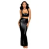 conjunto lingerie preta dominadora sedutora silhueta arquitetônica justa sutiã arnês couro sintético grande elástico corrente pescoço costas nuas saia longa