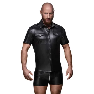 Camisa masculina brilho molhado elástico abotoada bolsos peitorais corte justo ajuste perfeito tecido poliéster elastano revestimento polímero sensual elegante
